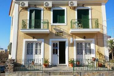 هتل Aegina