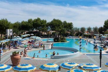 Aparthotel Holiday