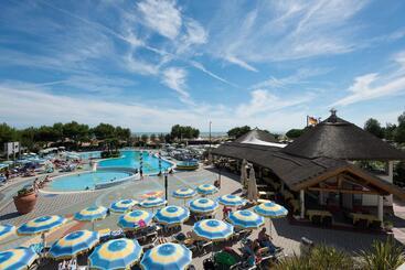Aparthotel Holiday