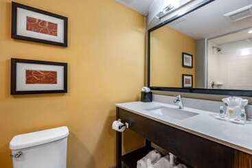 هتل Comfort Suites Fort Lauderdale Airport South & Cruise Port