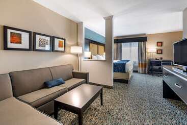 هتل Comfort Suites Fort Lauderdale Airport South & Cruise Port