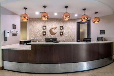 هتل Comfort Suites Fort Lauderdale Airport South & Cruise Port