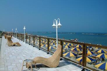 Grand Hotel Azzurra Club