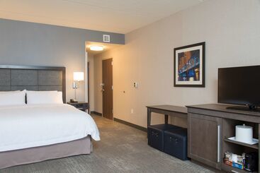 هتل Hampton Inn & Suites Grand Rapids Downtown
