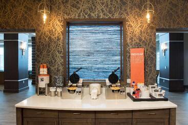 هتل Hampton Inn & Suites Grand Rapids Downtown