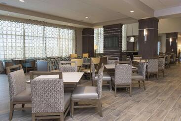 هتل Hampton Inn & Suites Grand Rapids Downtown