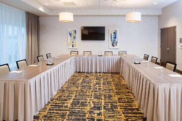 هتل Hampton Inn & Suites Grand Rapids Downtown