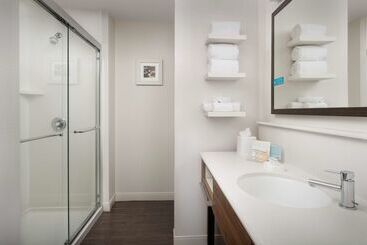 هتل Hampton Inn & Suites Phoenix Tempe