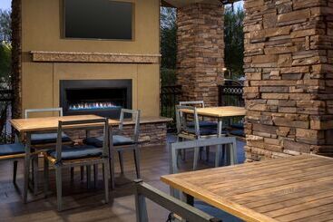 هتل Hampton Inn & Suites Phoenix Tempe