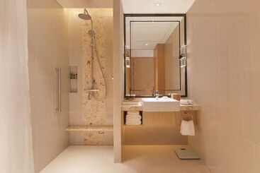هتل Hilton Garden Inn Dandong