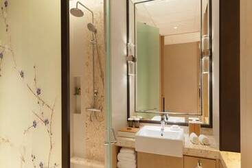 هتل Hilton Garden Inn Dandong