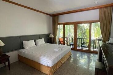 هتل Marina Villa