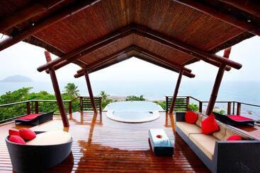 هتل Nanuku Resort Fiji