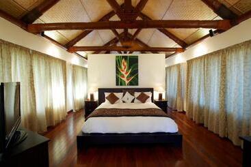 هتل Nanuku Resort Fiji