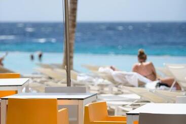 هتل Papagayo Beach