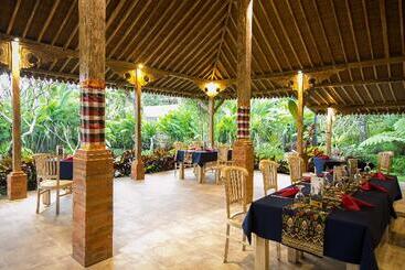 هتل Senetan Villas And Spa Resort