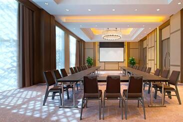 هتل Sheraton Grand Xishuangbanna
