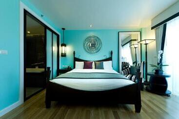 Wave Hotel Pattaya