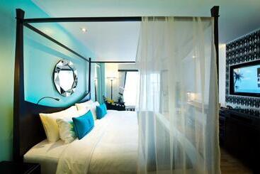 Wave Hotel Pattaya