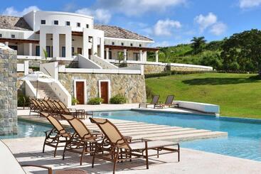 استراحتگاه Las Verandas Hotel & Villas