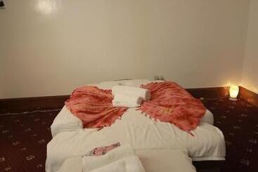 استراحتگاه The Suites At Mount Malarayat