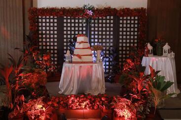 استراحتگاه The Suites At Mount Malarayat