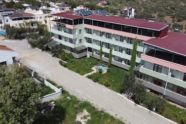 Adaya Karşı Otel