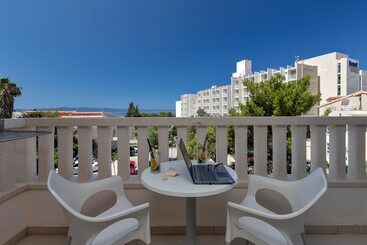 Aparthotel Flora