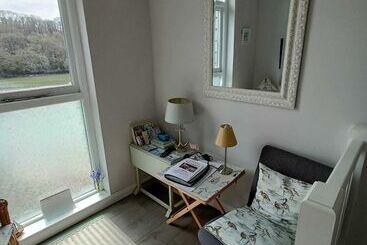 Beautiful 1 Bed Riversi Cottage Located In Malpas