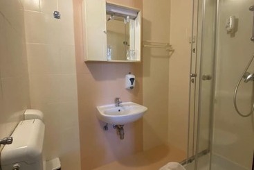تختخواب و صبحانه Pula Center Rooms