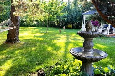 تختخواب و صبحانه Salyards Mansion