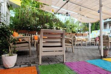 Fi̇ni̇ke Sever Otel