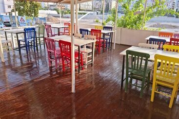 Fi̇ni̇ke Sever Otel