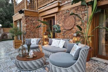 هتل Amber Suites Akyaka +6
