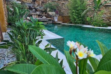 هتل Amber Suites Akyaka +6