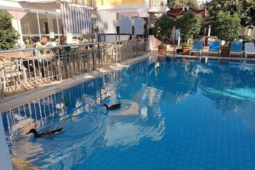 هتل Barlas Fethiye
