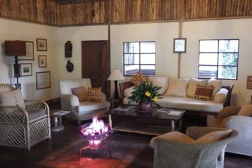 هتل Bwindi Safari Lodge