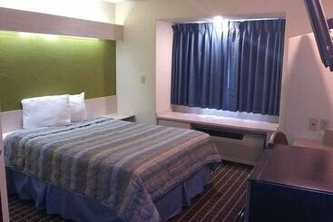 هتل Chadron Inn & Suites