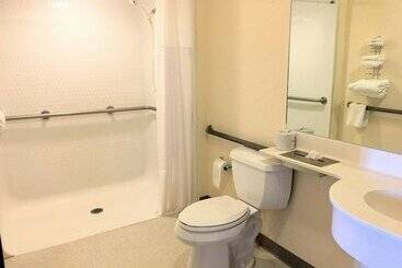هتل Chadron Inn & Suites