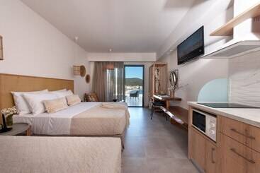 هتل Del Mare Suites