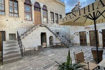 هتل Evanthia Cave Suites