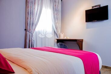 هتل La Rochelle Hôtel