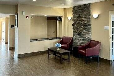 هتل Saffron Inn & Suites