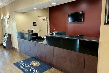 هتل Saffron Inn & Suites