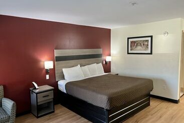 هتل Saffron Inn & Suites