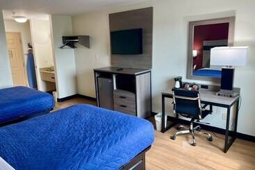 هتل Saffron Inn & Suites