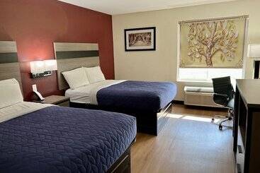 هتل Saffron Inn & Suites