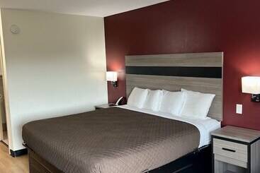 هتل Saffron Inn & Suites