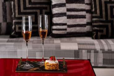 هتل Saint Sin Suites  Adults Only