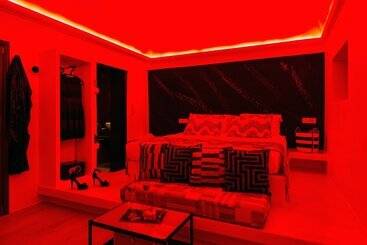 هتل Saint Sin Suites  Adults Only
